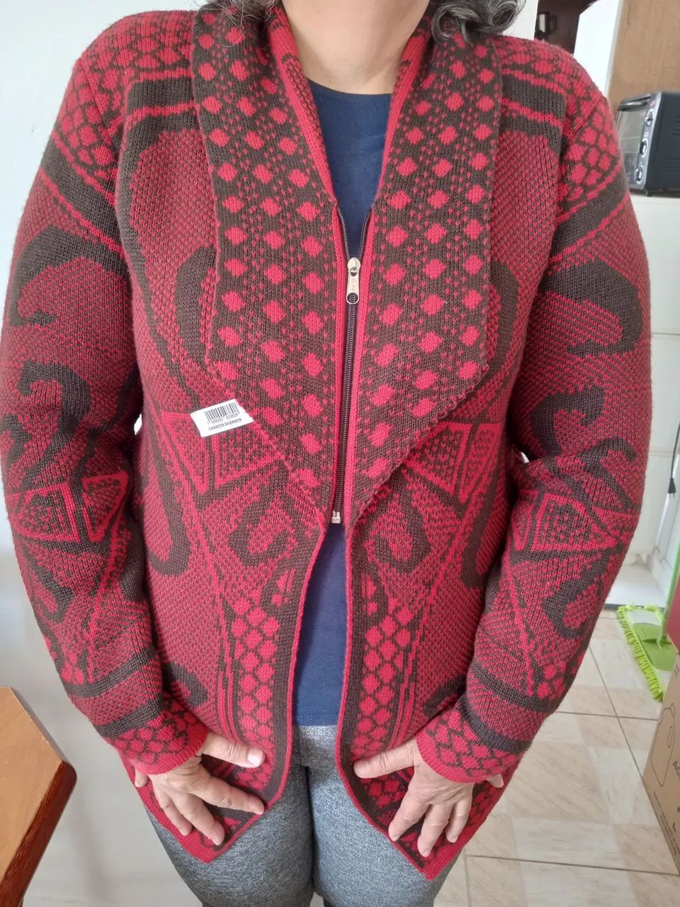 Casaco novo Tricot Vermelho com Detalhes Marrons