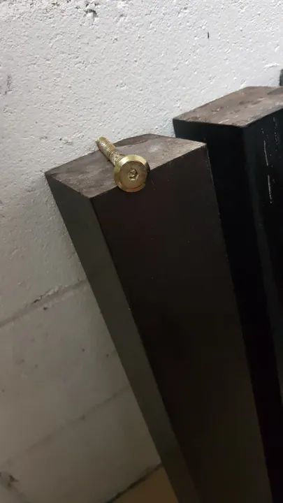 CONJUNTO  MESA MADEIRA MACIÇA PRETA QUADRADA E 4 CADEIRAS ESTOFADAS ÓTIMO ESTADO - Foto 3