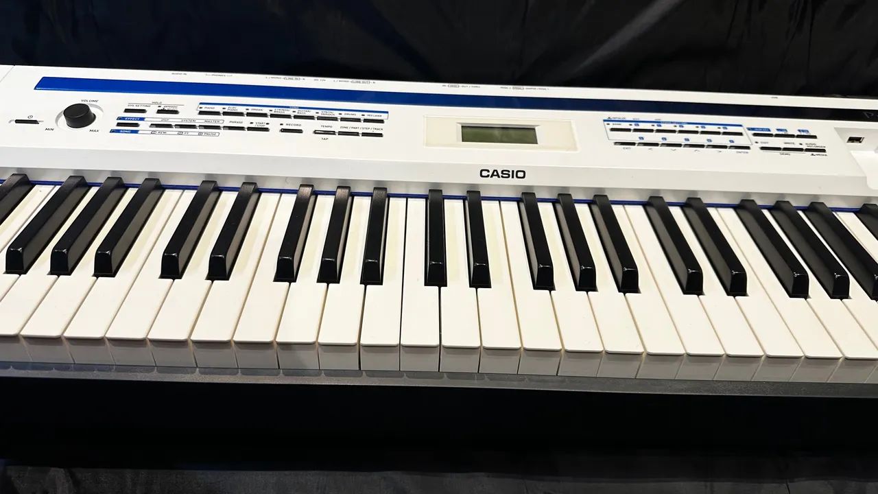 Stage piano px5x na caixa zero - Foto 3