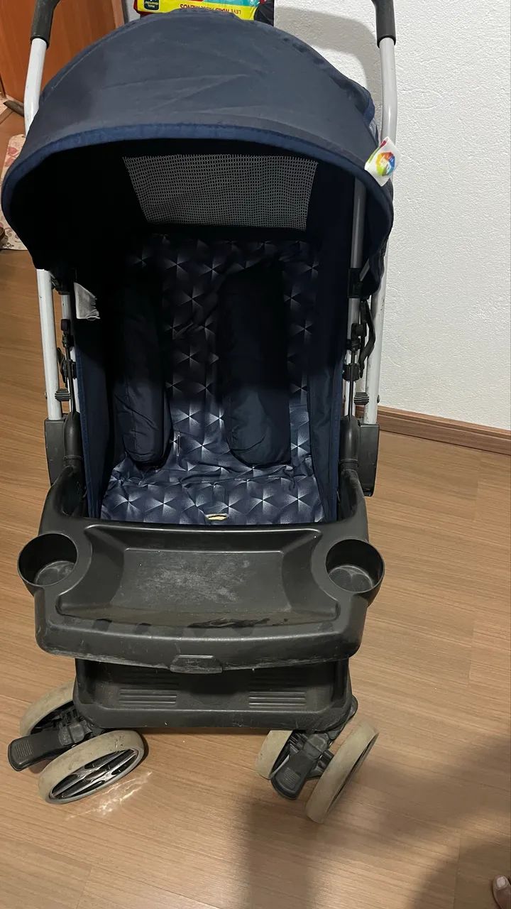 Carrinho de bebê com bebê conforto - Foto 3