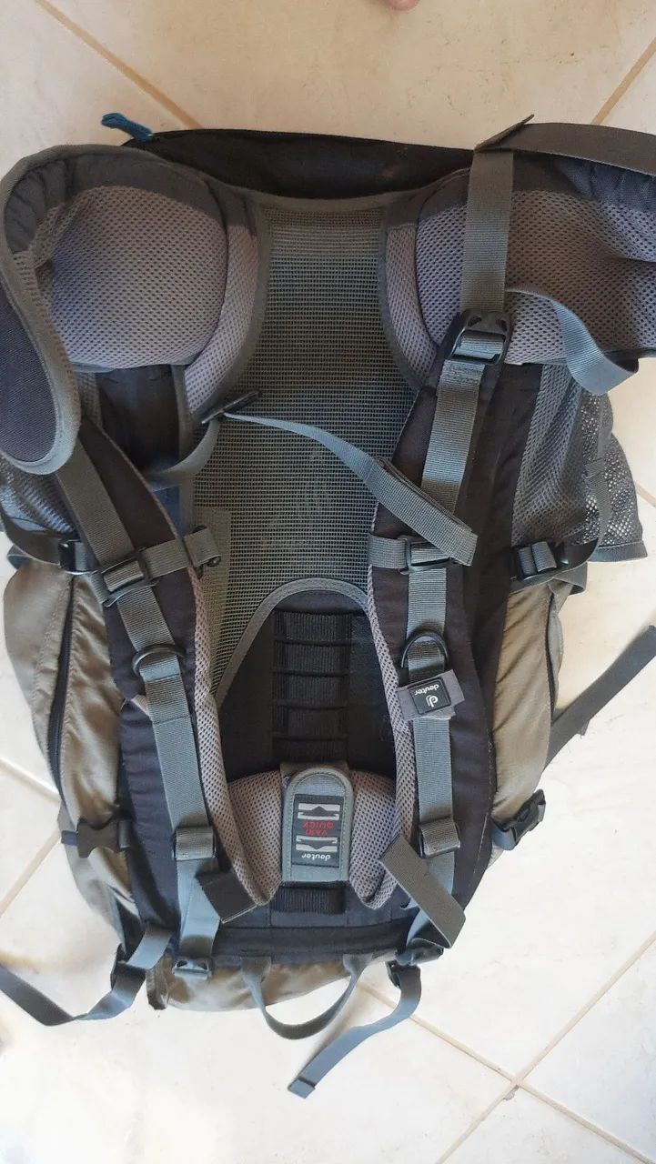 Mochila Deuter Futura Vario 50+1010 - Foto 2