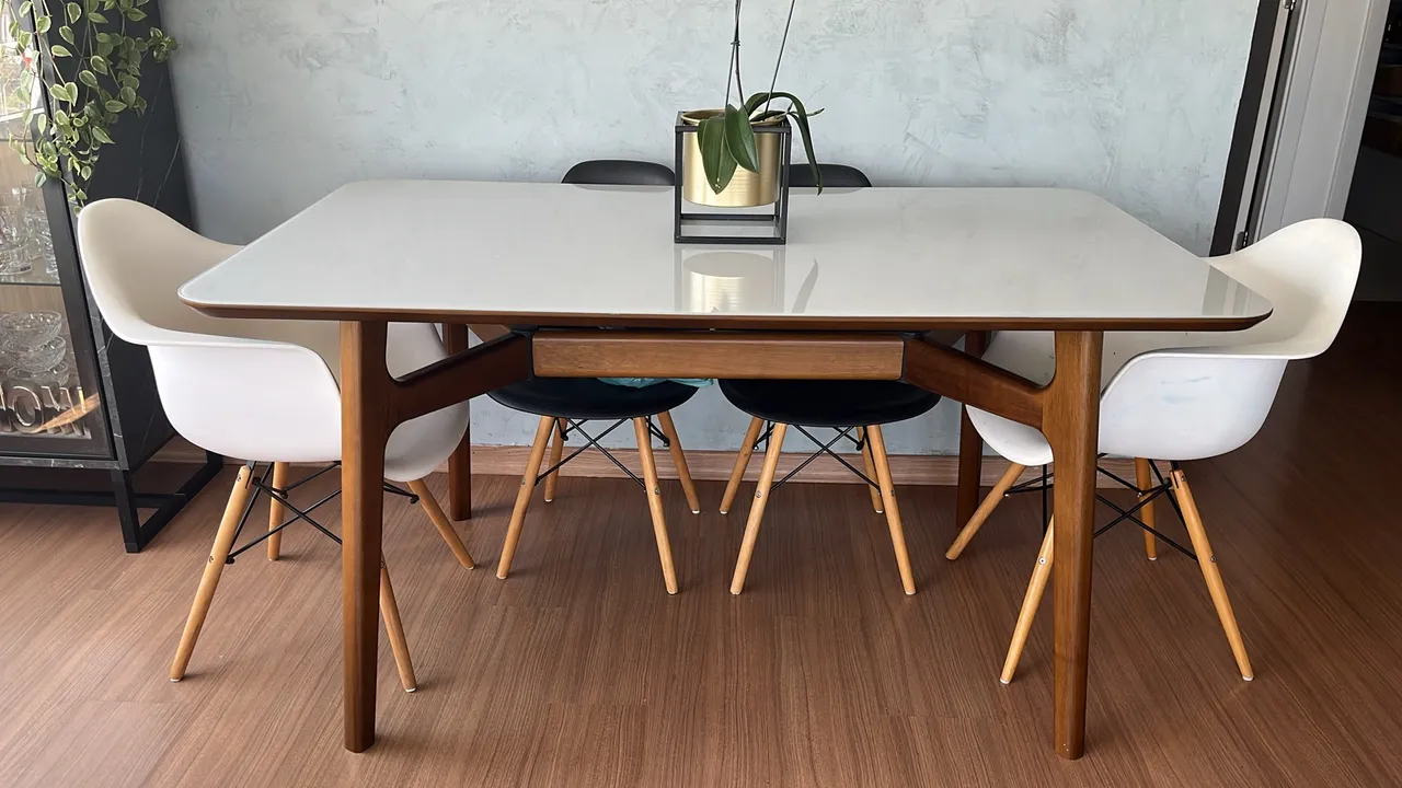Mesa de Jantar de Madeira para 6 Cadeiras