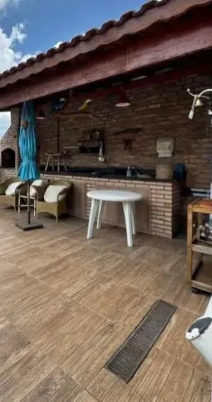 Casa (Padrão), com 3 quartos e 2 banheiros à Venda, 110 m² em Curitiba/PR