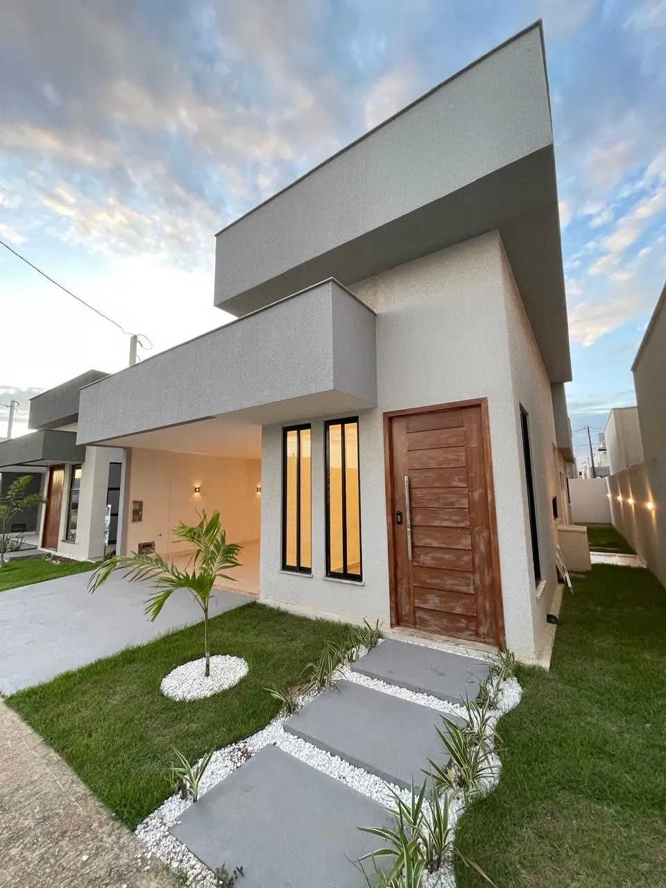 BELÍSSIMA CASA A VENDA NO CONDOMÍNIO RESIDENCIAL ECOVILLE 2