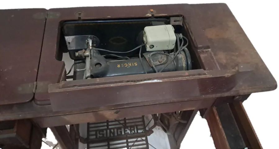Maquina relíquia de. Costurar 64962120382849121