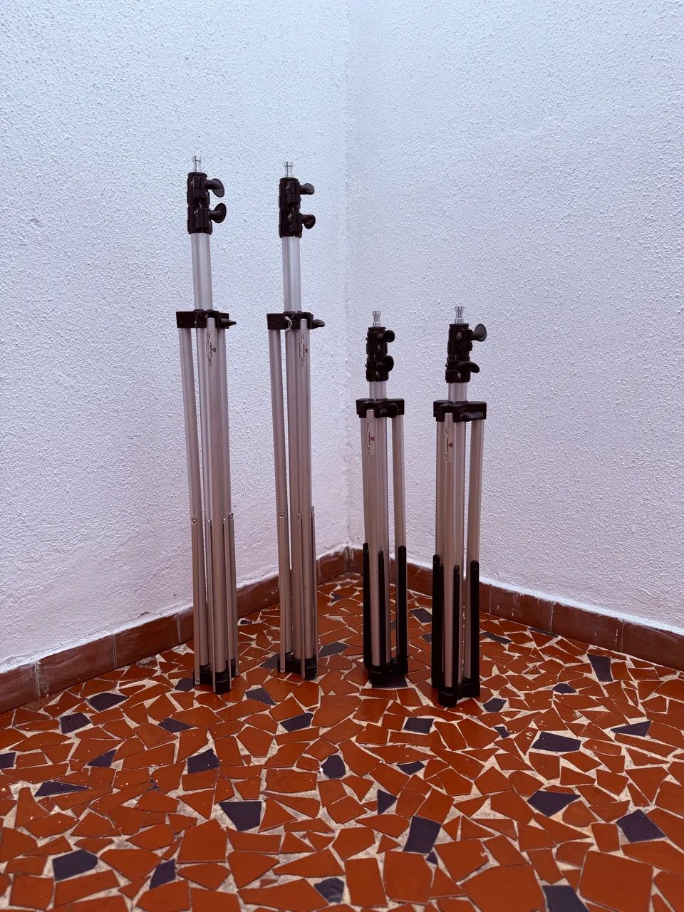 Kit 4 Tripés iluminação Incoflash - 2x Cadete II + 2x Mini II - Excelente estado - Foto 4