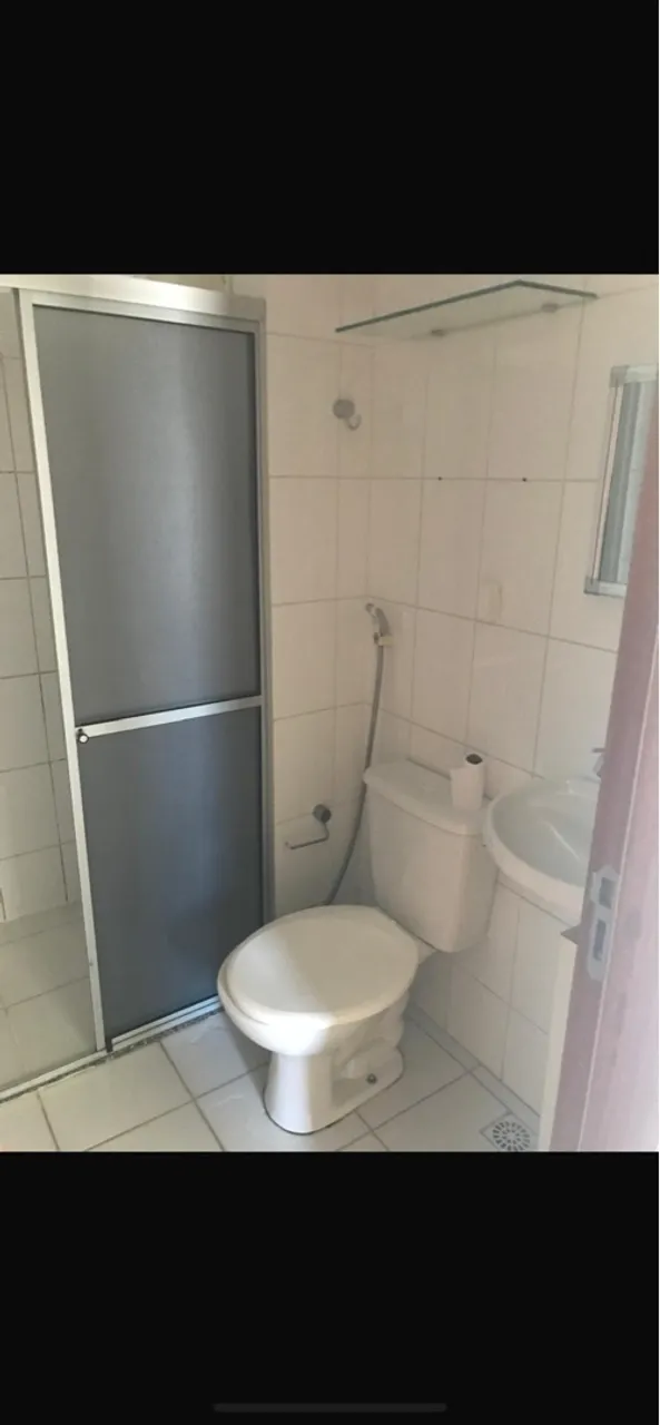 Alugo 2/4 com garagem no edifício Rio Mino em Nazaré.