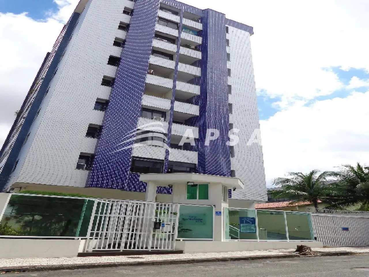 EXECELENTE APARTAMENTO, AMPLO, COM 03 SUITES, VARANDA , CLOSET, COZINHA COM ARMARIOS, DEPE