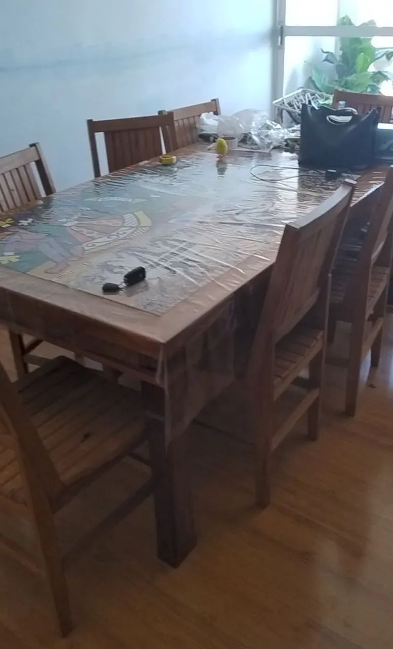 Mesa de Jantar em Madeira Maciça