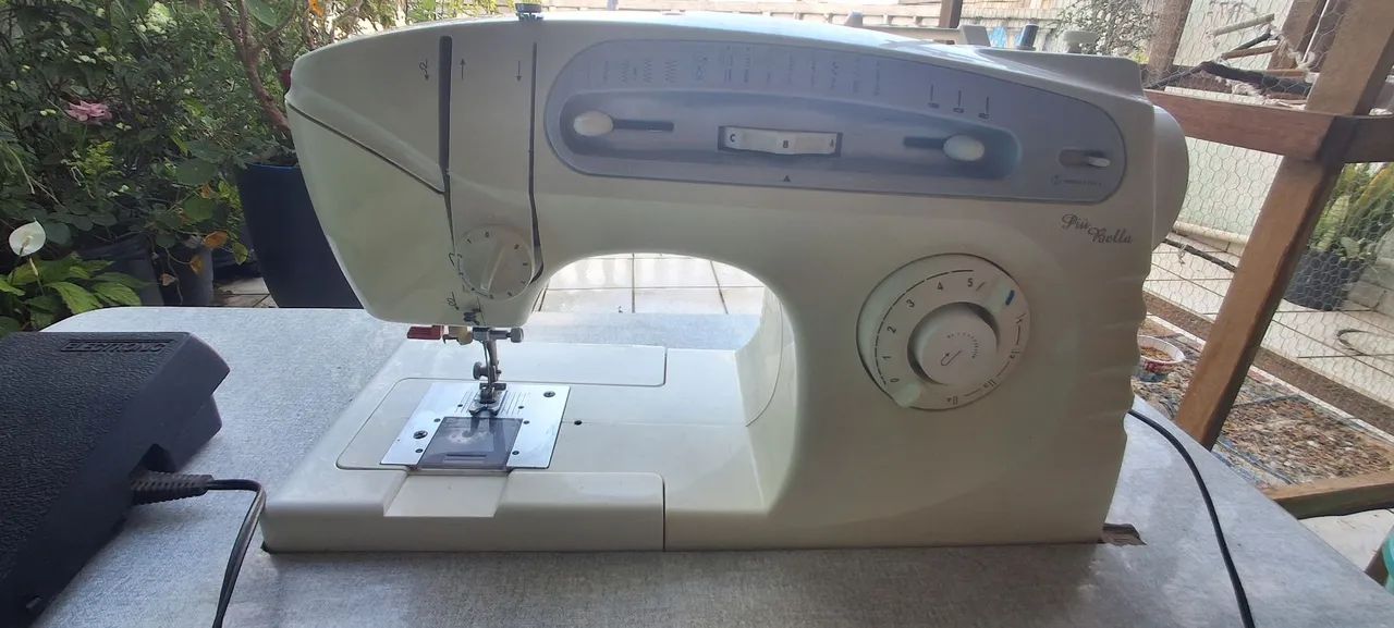 Maquina de Costura Singer Bella - Foto 2