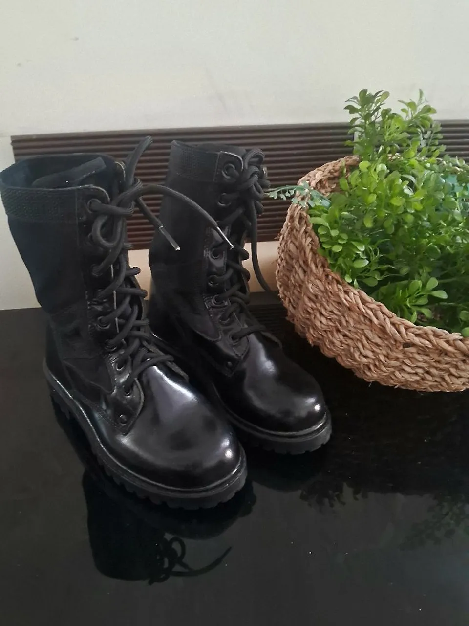 Botas Coturno em couro legítimo