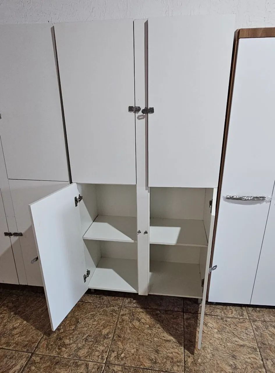 Armário Multiuso ou Roupeiro Comercial 100% MDF com tranca