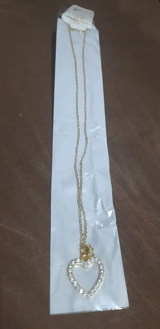 Colar Coração com Pedrarias