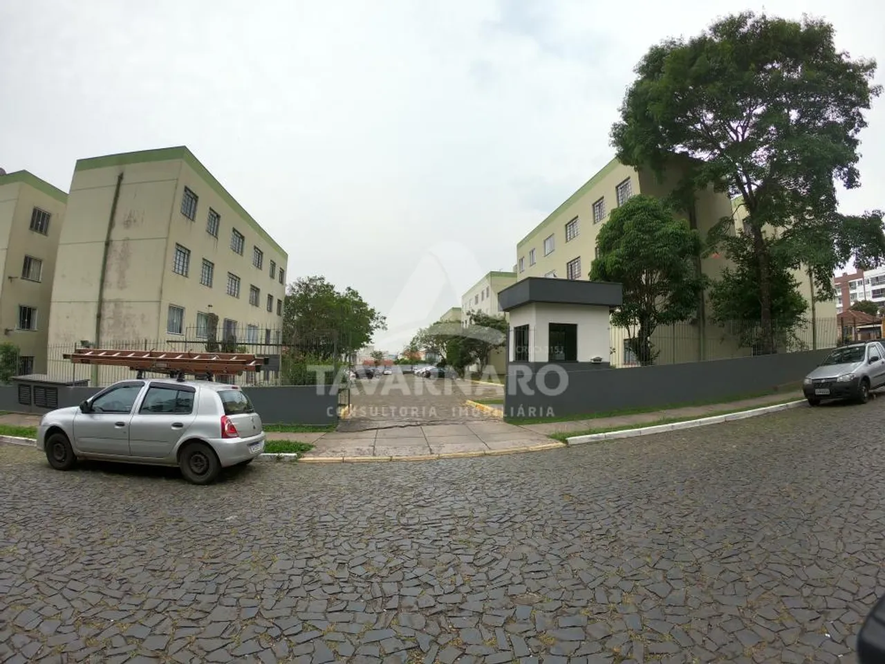 Apartamento com 3 Dormitórios no Condomínio Raul Pinheiro Machado!