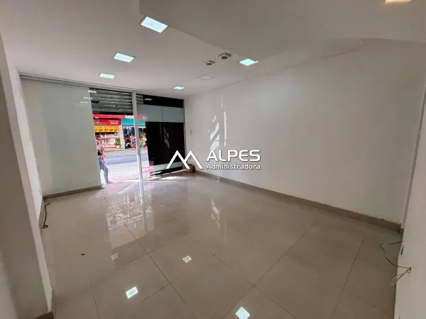 Centro comercial para aluguel com 70 metros quadrados em Várzea - Teresópolis - RJ