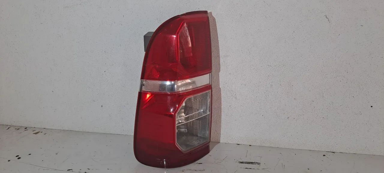 Lanterna Hilux 2012/2015 esquerda COM DETALHE  - Foto 2