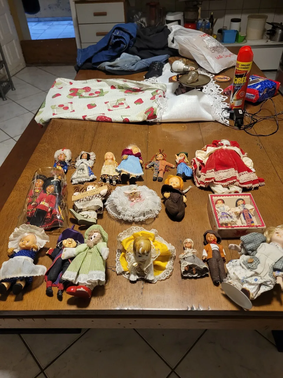 Coleção de bonecas antigas: