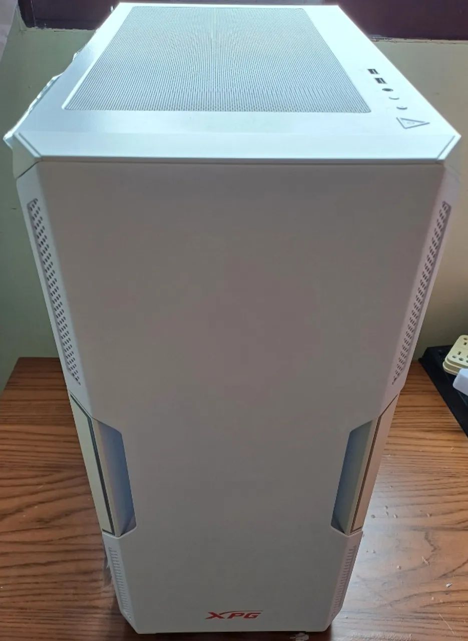 gabinete gamer marca xpg starker compact, mid tower, lateral em vidro temperado