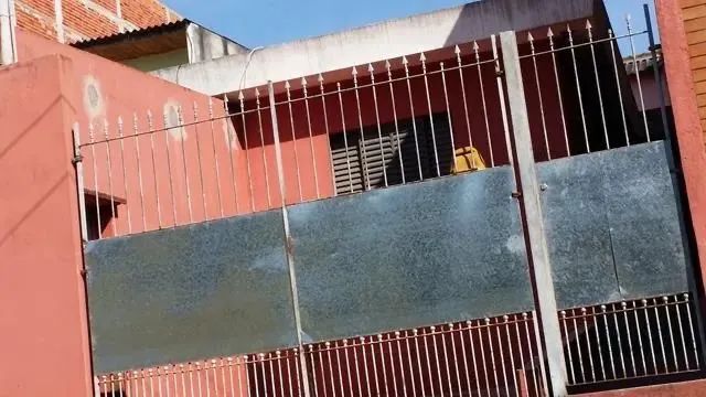 OPORTUNIDADE - Casa Para Moradia e Renda - Foto 2