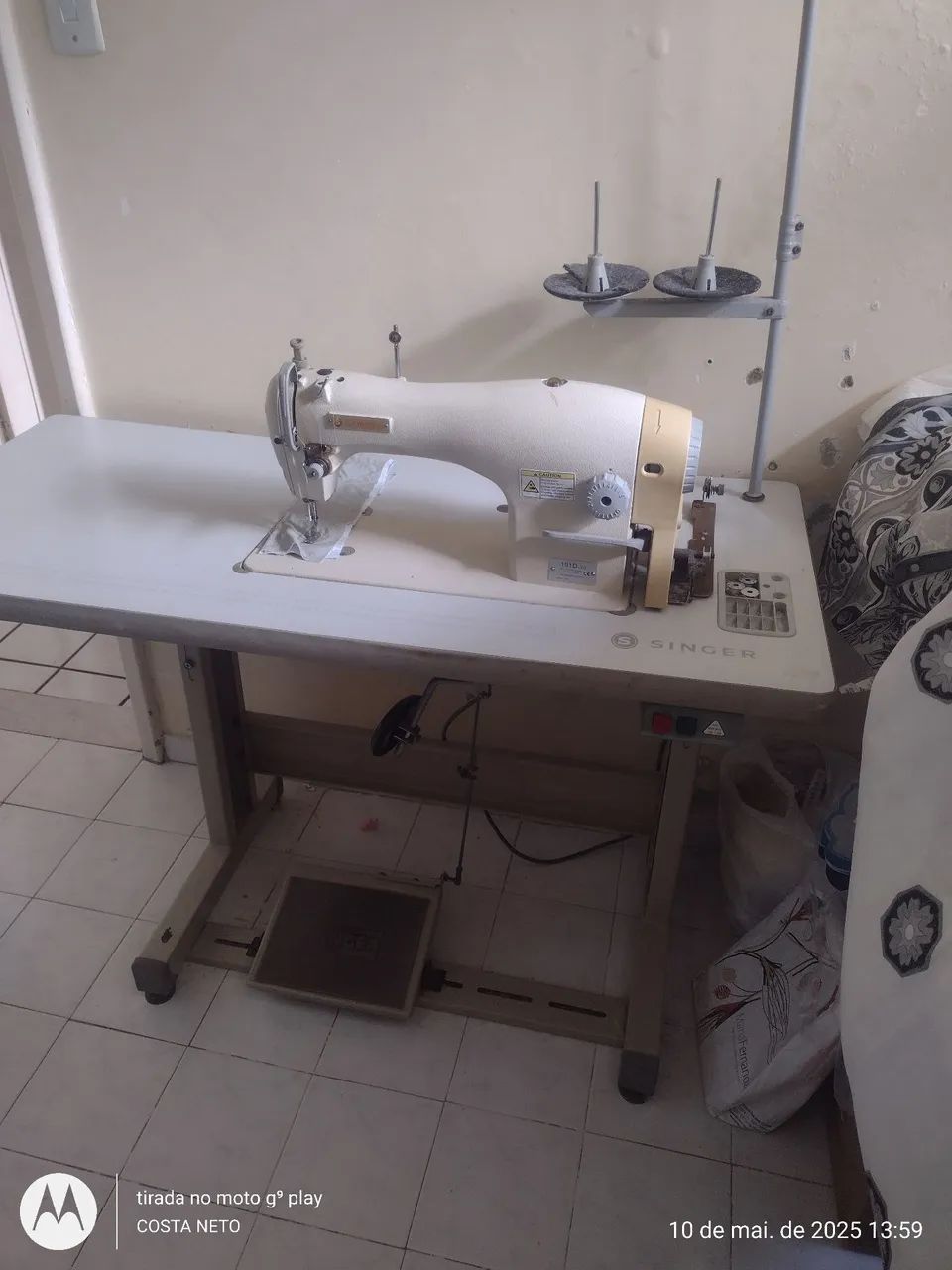 Máquina de Costura Singer - Foto 2
