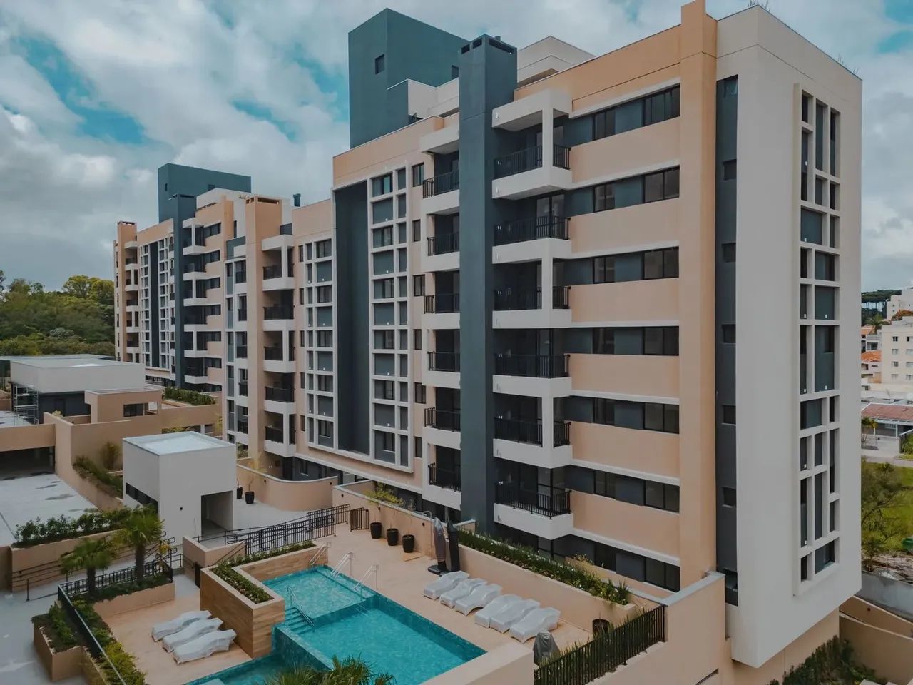 Apartamento com 2 dormitórios à venda com 59.93m² por R$ 560.446,59 no bairro Tingui - CUR