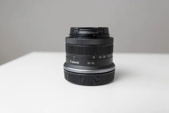 Lente Canon RF-S 18-45mm (nova)
