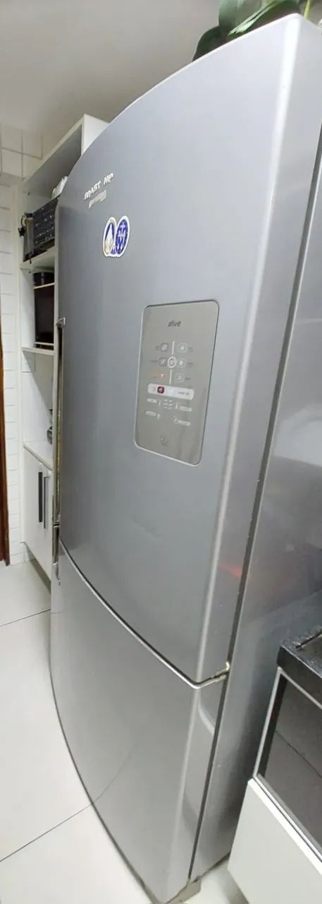 Geladeira Brastemp Frost Free Inverse 588 litros cor Inox com Smart Bar - Foto 2