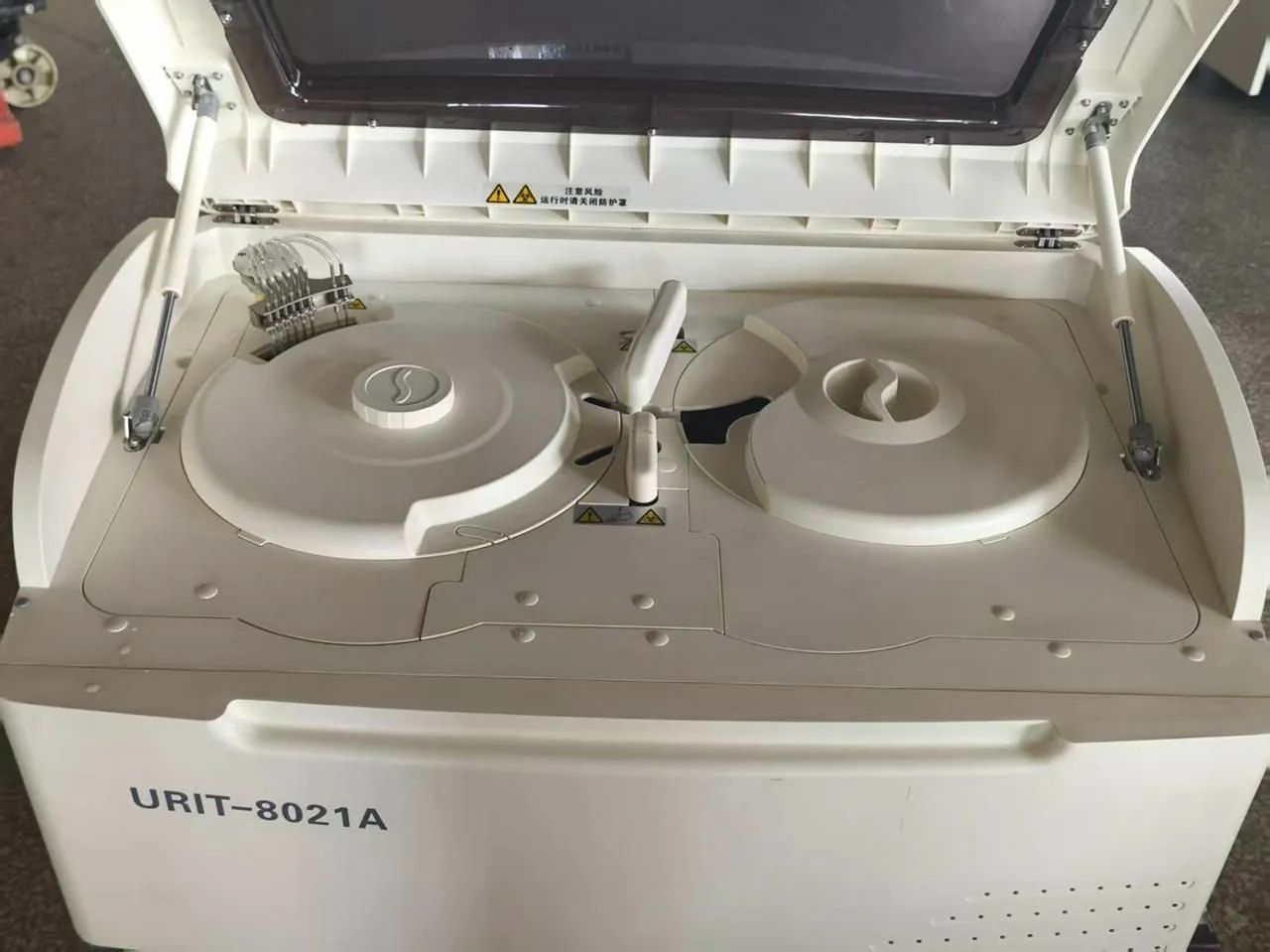 ANALISADOR BIOQUÍMICO AUTOMÁTICO URIT - MODELO 8021A - ANO 2018  - Foto 2
