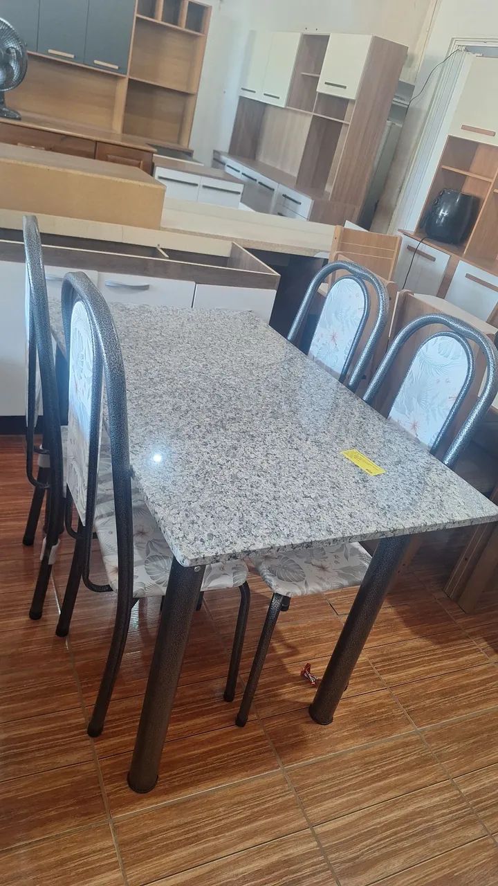 Mesa 4 cadeiras nova de granito 