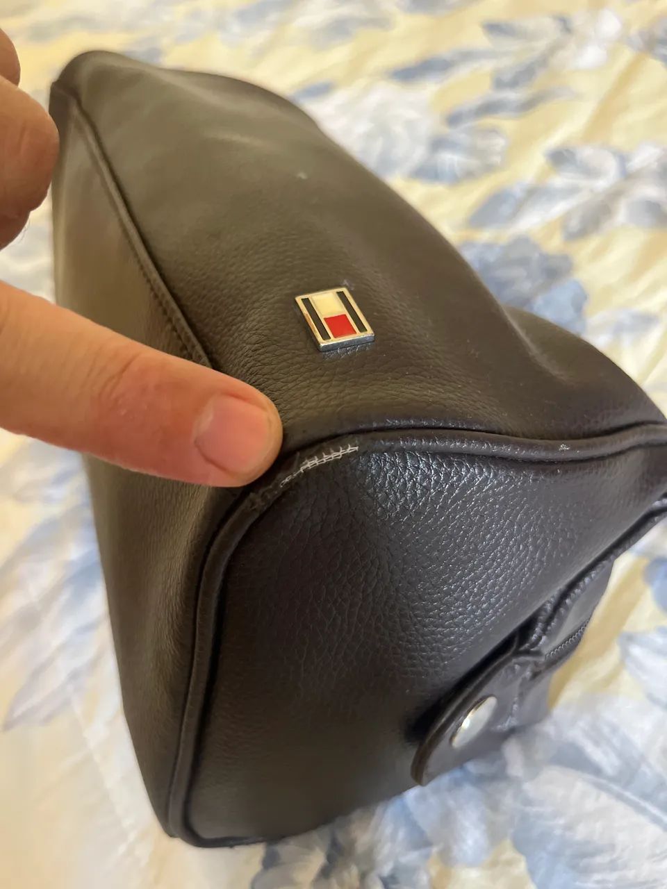 Necessaire bolsa tommy Hilfiger em couro - Foto 4