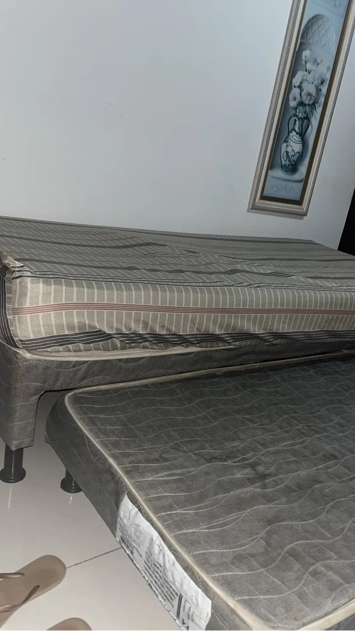 Vendo cama box com auxiliar. 