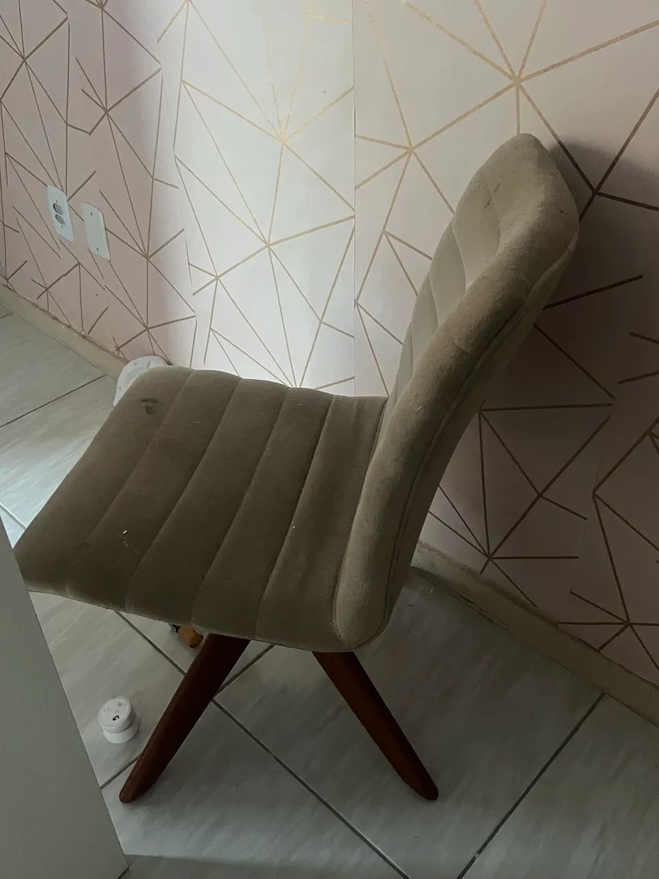 Maca, mesa de alongamento de unha, carrinho de manicure, poltronas etc - Foto 5