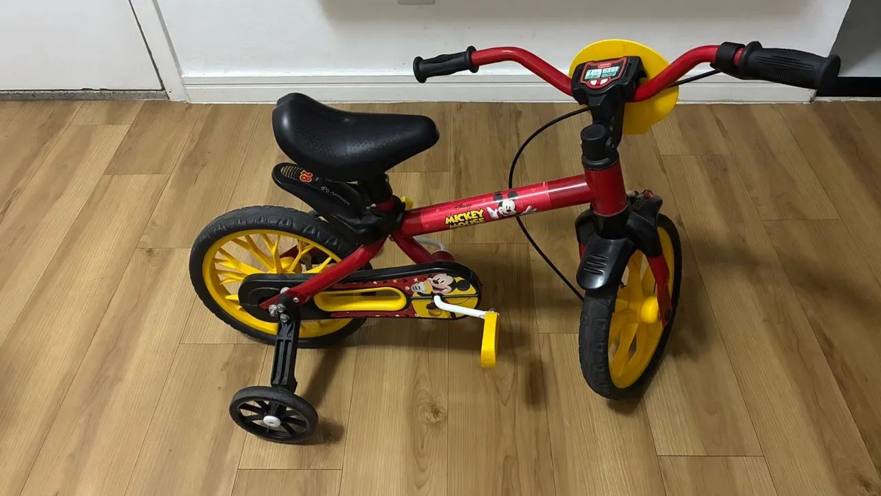 Vendo bicicleta infantil aro 12 - Foto 3
