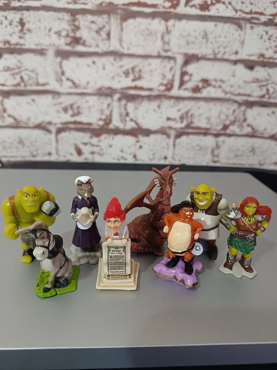 Vendo Coleção Shrek Kinder Ovo.
