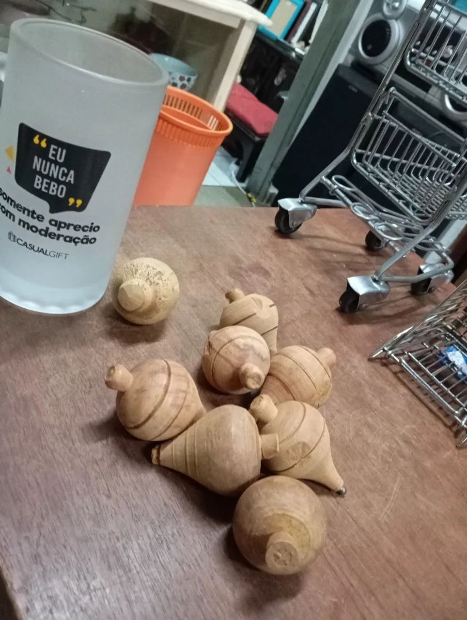 Piões de madeira. Brinquedo antigo. - Foto 2