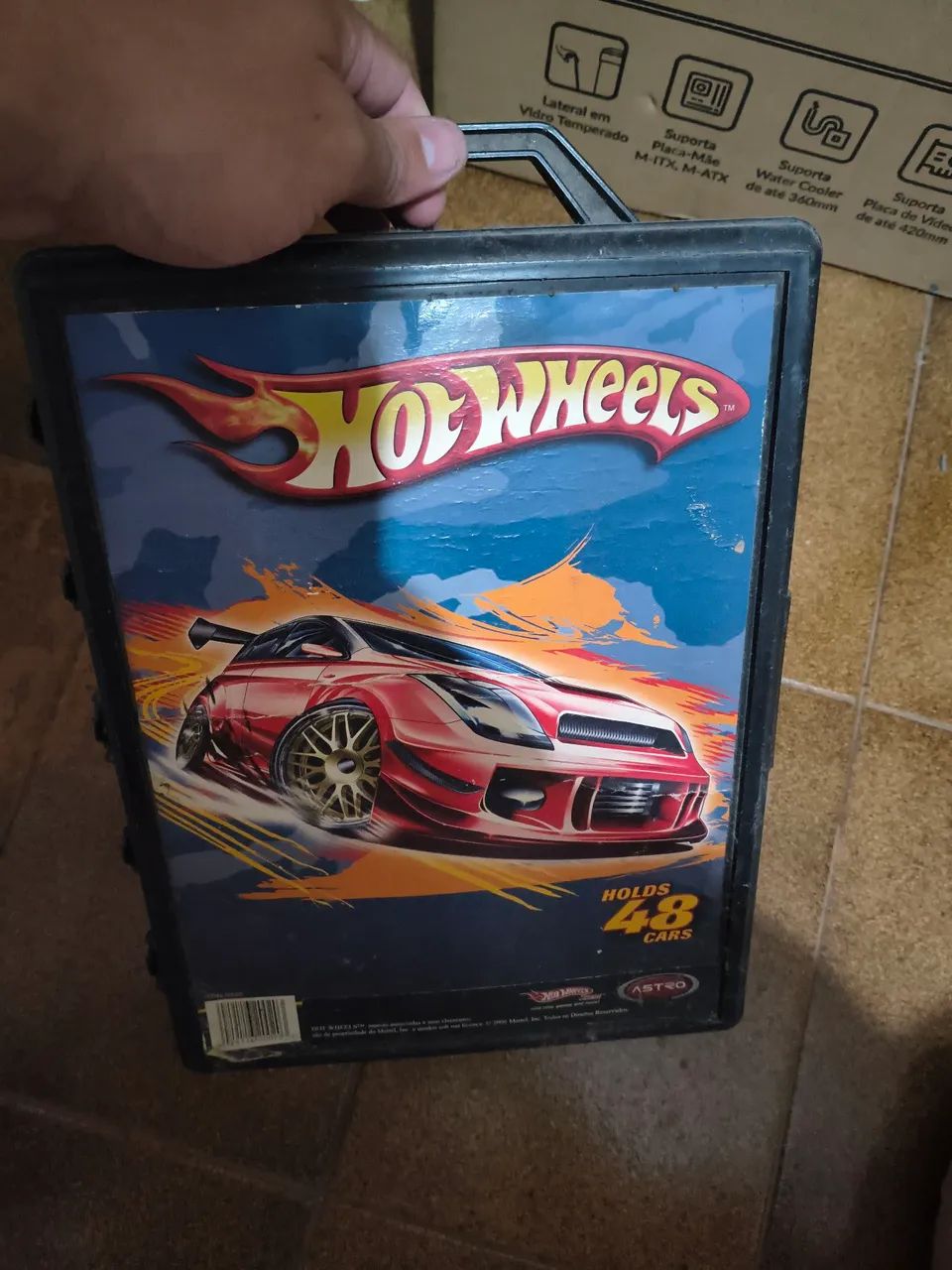 Caixa + coleção hotwheels 