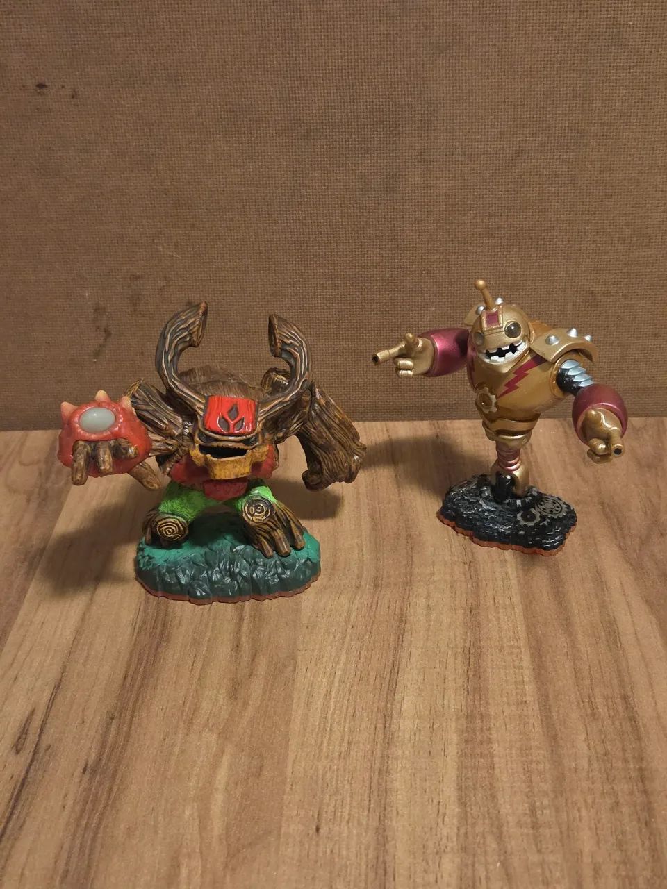 Skylanders Giants Bouncer e Tree Rex