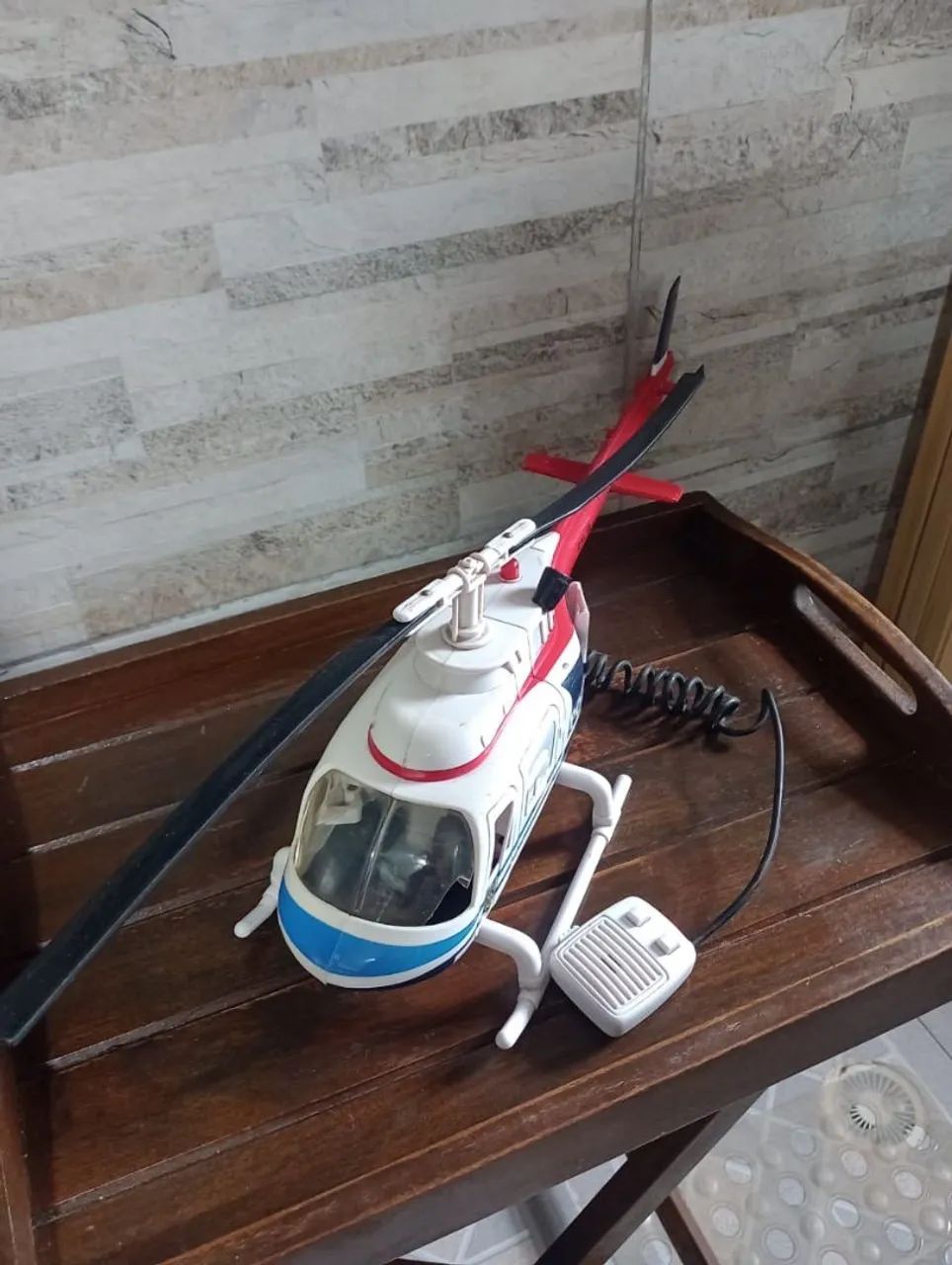 Helicóptero da polícia com sirene e microfone antigo - Foto 2