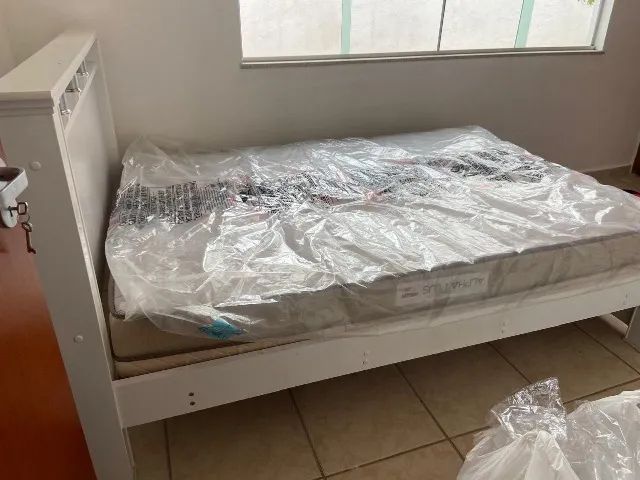 CAMA DE CASAL PADRÃO SEMINOVA COM COLCHÃO - Foto 2