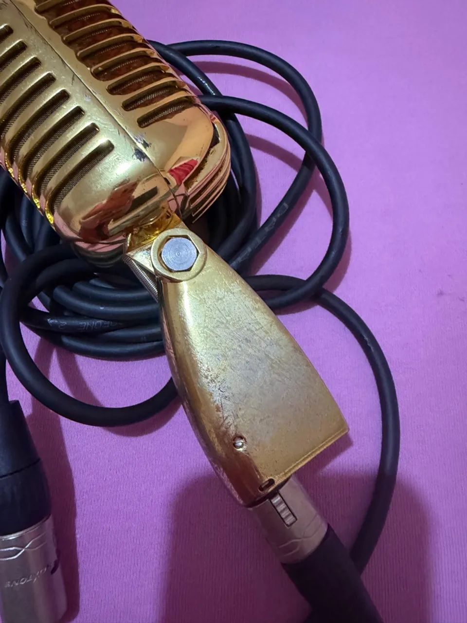 Microfone vintage dourado  - Foto 4