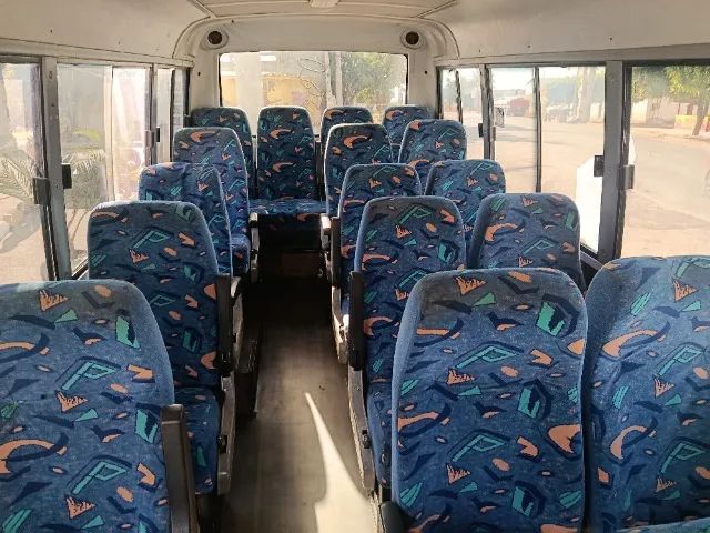 Micro ônibus V8 a venda - Foto 4