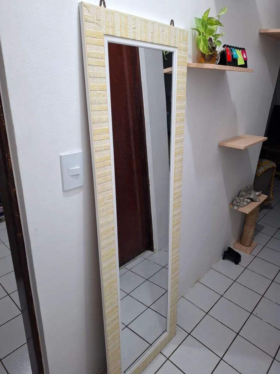 Espelho com moldura