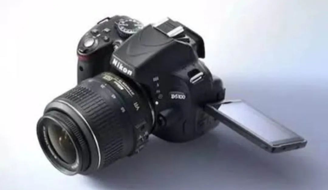 Câmera fotográfica Nikon D5100 + Lente 18-55mm - Câmeras e