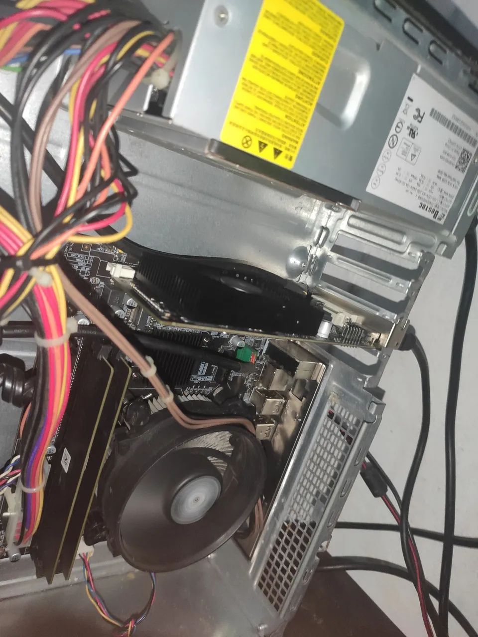 Placa de Video NVIDIA GeForce G210  - Foto 3