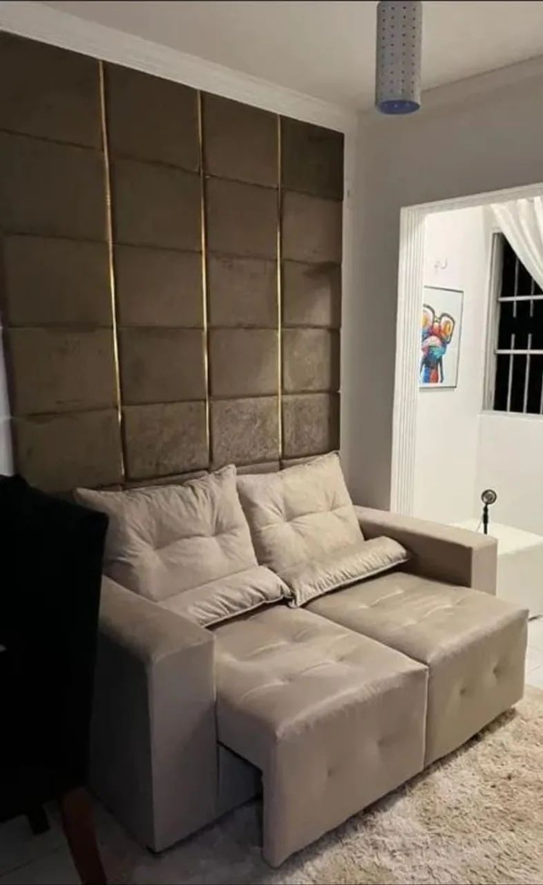 Sofá retrátil novo + puff de brinde - Foto 3