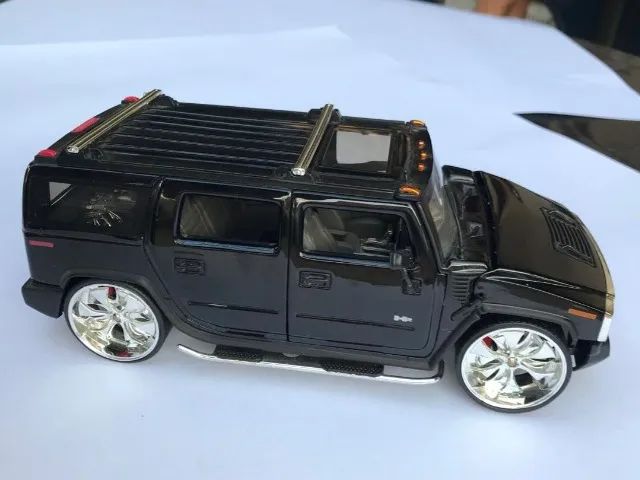Miniatura Hummer H2 2003 - Escala 1:24 - Jada Toys - Colecionável