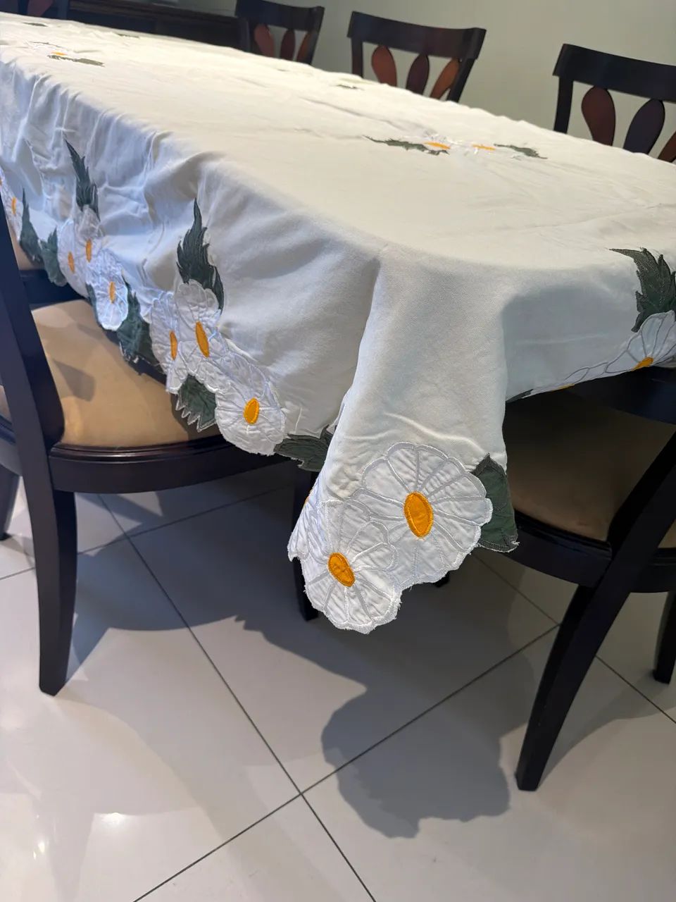 Toalha de mesa - bordada 8 lugares - Foto 3