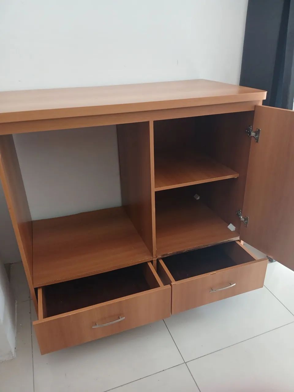 Linda comoda com gavetas e prateleiras marfim escuro ( $$ 350 ) * - Foto 2