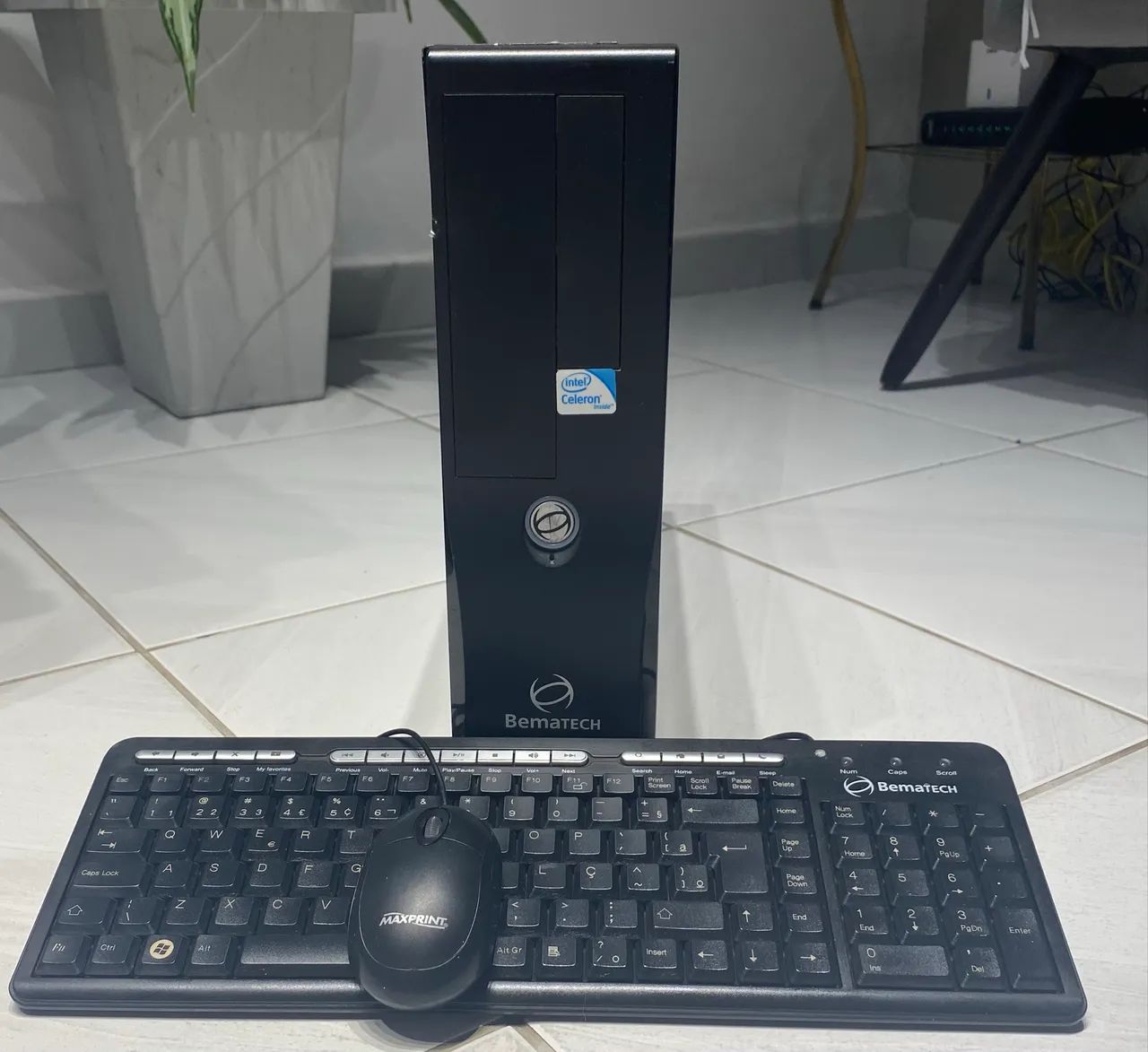 CPU com teclado 