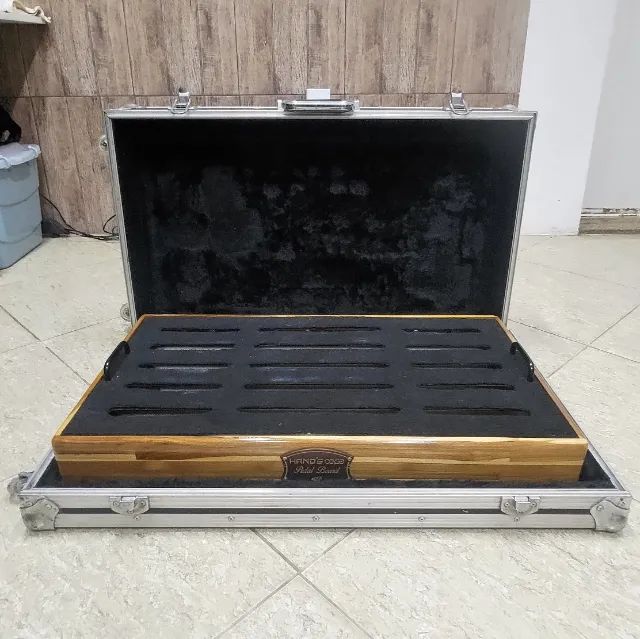 Pedalboard Supreme 70x40 com FlightCase
